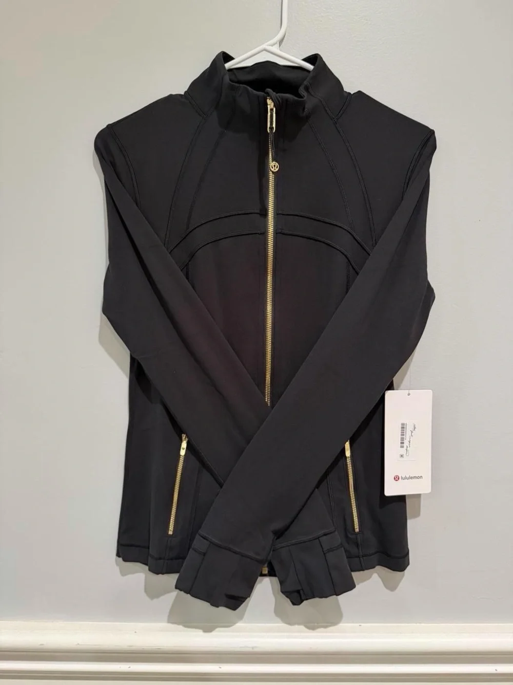 lululemon Black Define Jacket Nulu with Gold Accent Zippers — Size 8